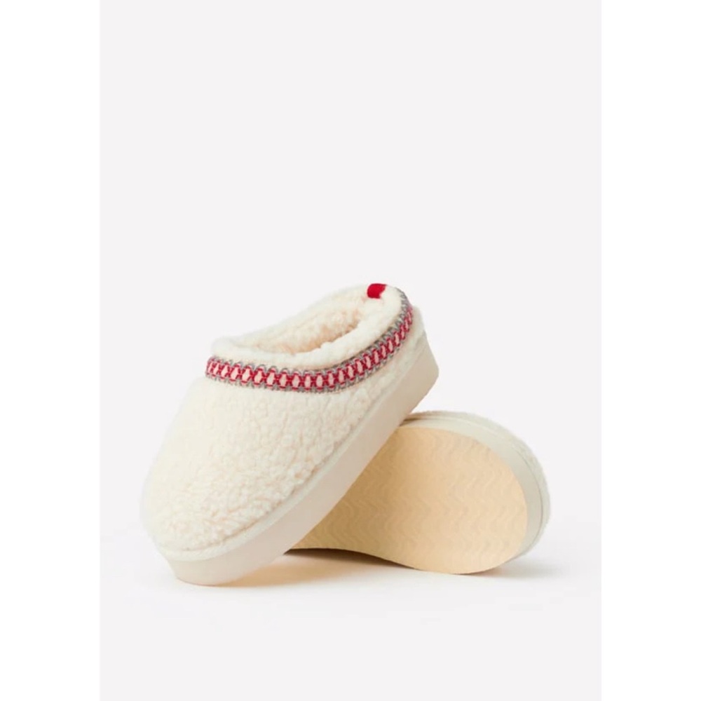 JustFab Fabkids Cozy Cream Slippers with Red Trim